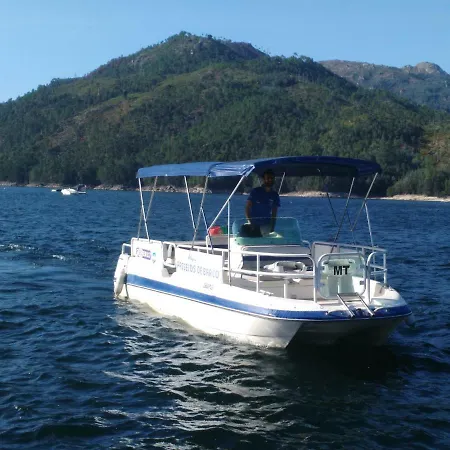 Passeios De Barco-geres Bådhotel *